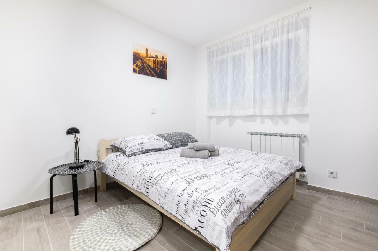 Apartments Lucky Place Zagreb Bagian luar foto